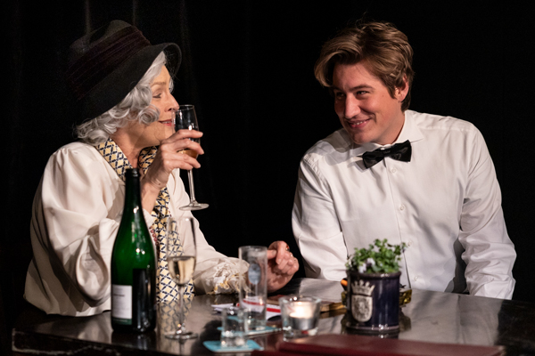 Irmgard K. oder kein Anschluss unter dieser Nummer | Copyright: Theater&Ehrenfeld