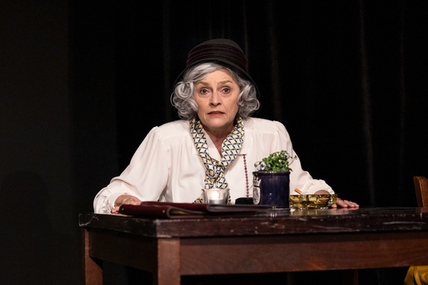 Irmgard K. oder kein Anschluss unter dieser Nummer | Copyright: Theater&Ehrenfeld