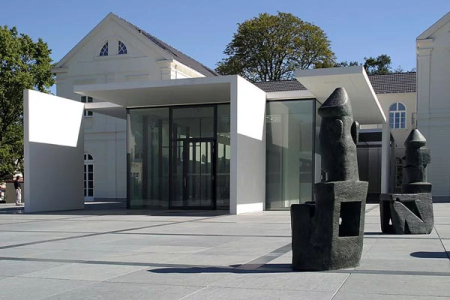 Das Max Ernst Museum in Brühl | Copyright: Thomas Robbin