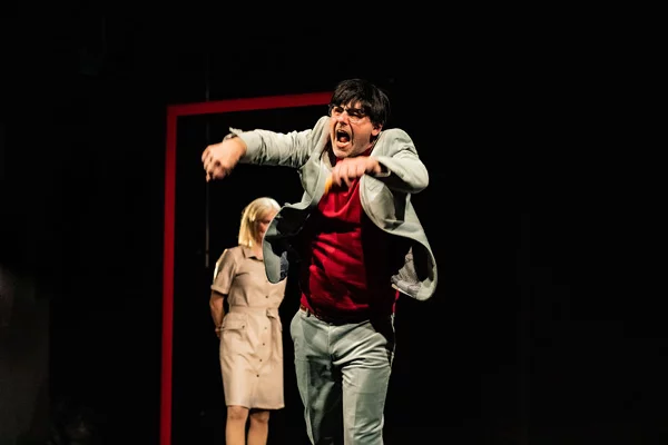 Heidi Höcke steigt aus | Theater der Keller | © Niklas Berg