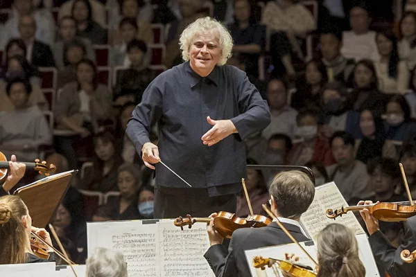 Sir Simon Rattle | © Astrid Ackermann