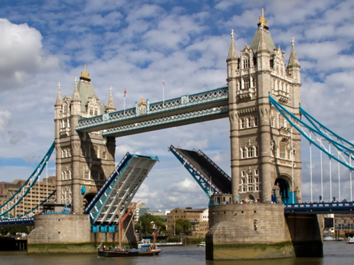 Tower Bridge - London | © Tony Hisgett