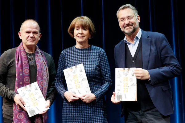 François Xavier Roth,  Henriette Reker & Hein Mulders | Pressekonferenz Oper Köln | © Paul Leclaire