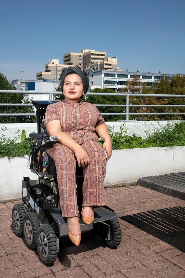 Moderatorin, Performerin und Schauspielerin Kübra Sekin | © Kübra Sekin