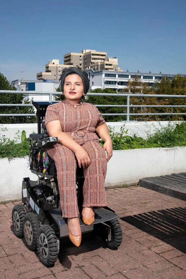Moderatorin, Performerin und Schauspielerin Kübra Sekin | © Kübra Sekin