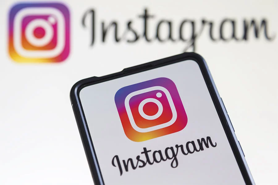 Folgt uns auf Instagram | © Markus Mainka - stock.adobe.com
