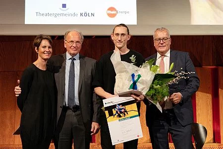 Der Puck-Gewinner 2018 Liliom Lewald (2.v.r.) | © Janet Sinica